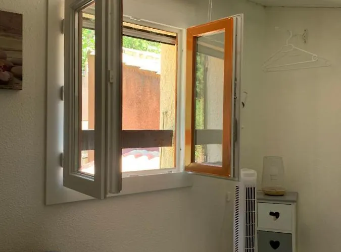 Mazet De L Espai Holiday home Saint-Martin-de-Bromes